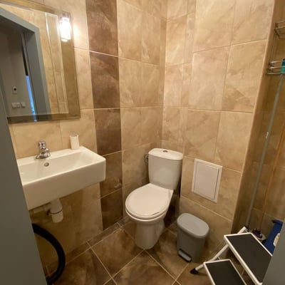 Vermietung einer geräumigen 3-Zimmer-Wohnung, Zentrum von Varna, Bulgarien